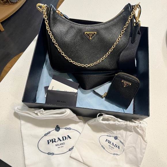 Prada Re-Edition 2005 Saffiano Leather Bag - Picture 8 of 16